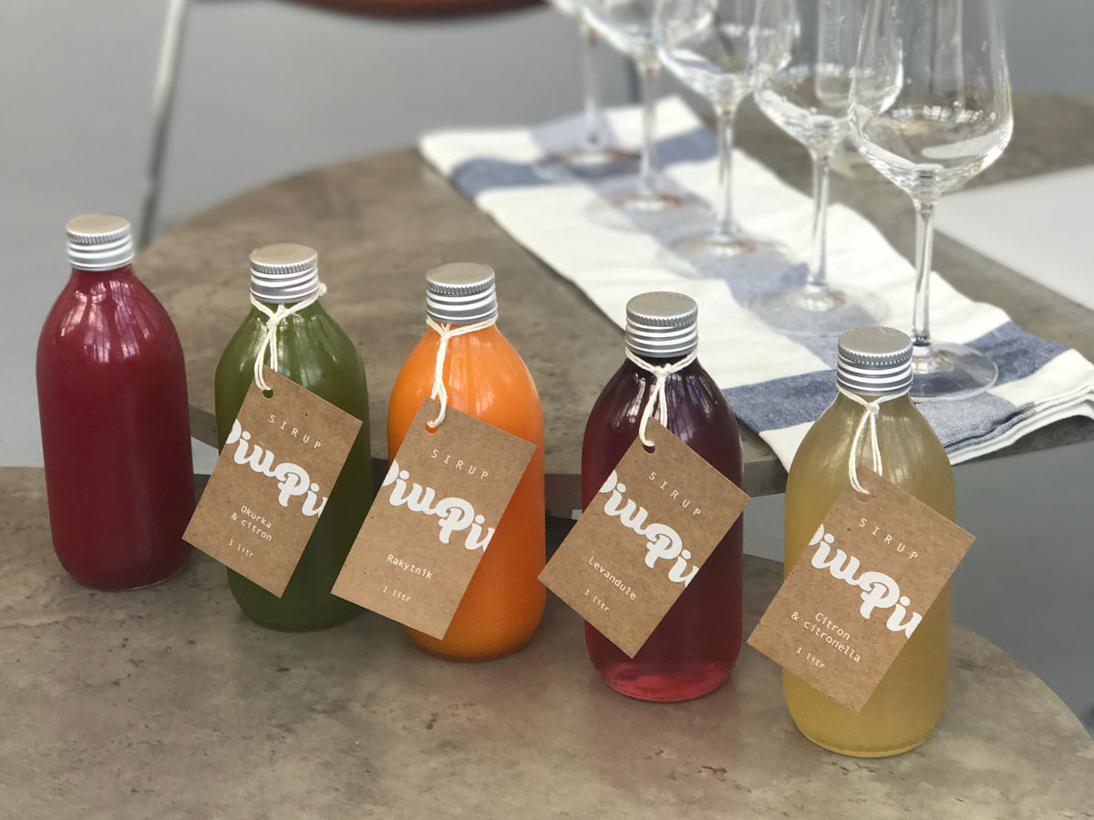 Piu piu - o společnosti